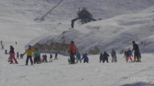 Covid, in Libano tornano a riempirsi le piste da sci