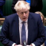 Regno Unito, Johnson si scusa: “Andai alla festa nel giardino di Downing street”