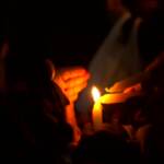 Usa, nel Bronx una fiaccolata per ricordare le vittime dell’incendio