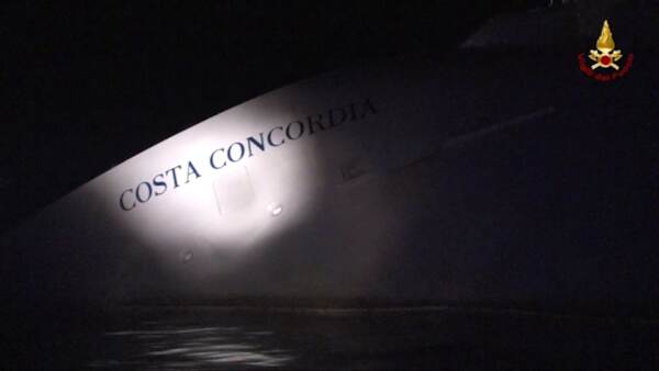 Tv: su Rai2 ‘Costa Concordia – Cronaca di una catastrofe’, dieci anni dopo la tragedia