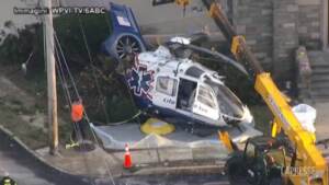 Philadelphia, precipita elicottero di soccorso con 4 persone a bordo: nessuna vittima