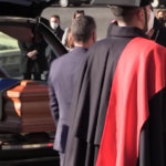 Sassoli, folla ai funerali di Stato: la bandiera dell’Europa sul feretro