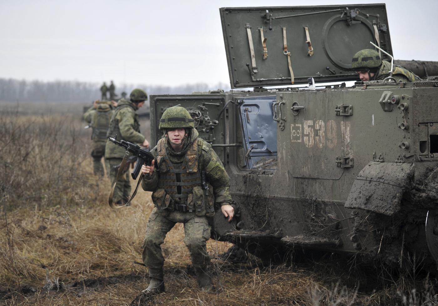 Ucraina, Casa Bianca: “Preoccupati che Russia si stia preparando a invasione” Ucraina, Casa Bianca: “Preoccupati che Russia si stia preparando a invasione”