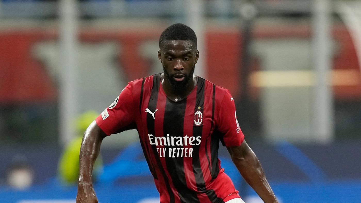 Milan, Tomori operato al menisco. Starà fuori un mese