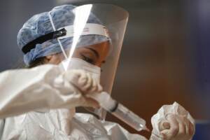 Le terapie intensive tornano a riempirsi prevalentemente di pazienti non vaccinati