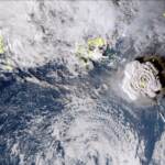 Tonga: erutta vulcano sottomarino. Allerta tsunami anche negli Usa