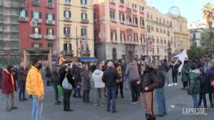 No vax, flop manifestazione a Napoli. Poche decine i partecipanti in piazza Dante
