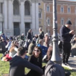 Roma, No Green Pass in piazza: “La mia vita da clandestina”