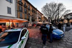 Coronavirus, controlli anti-movida a Milano: pattuglie in Darsena