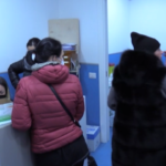 Covid, la notte bianca dei vaccini al Rione Sanità a Napoli