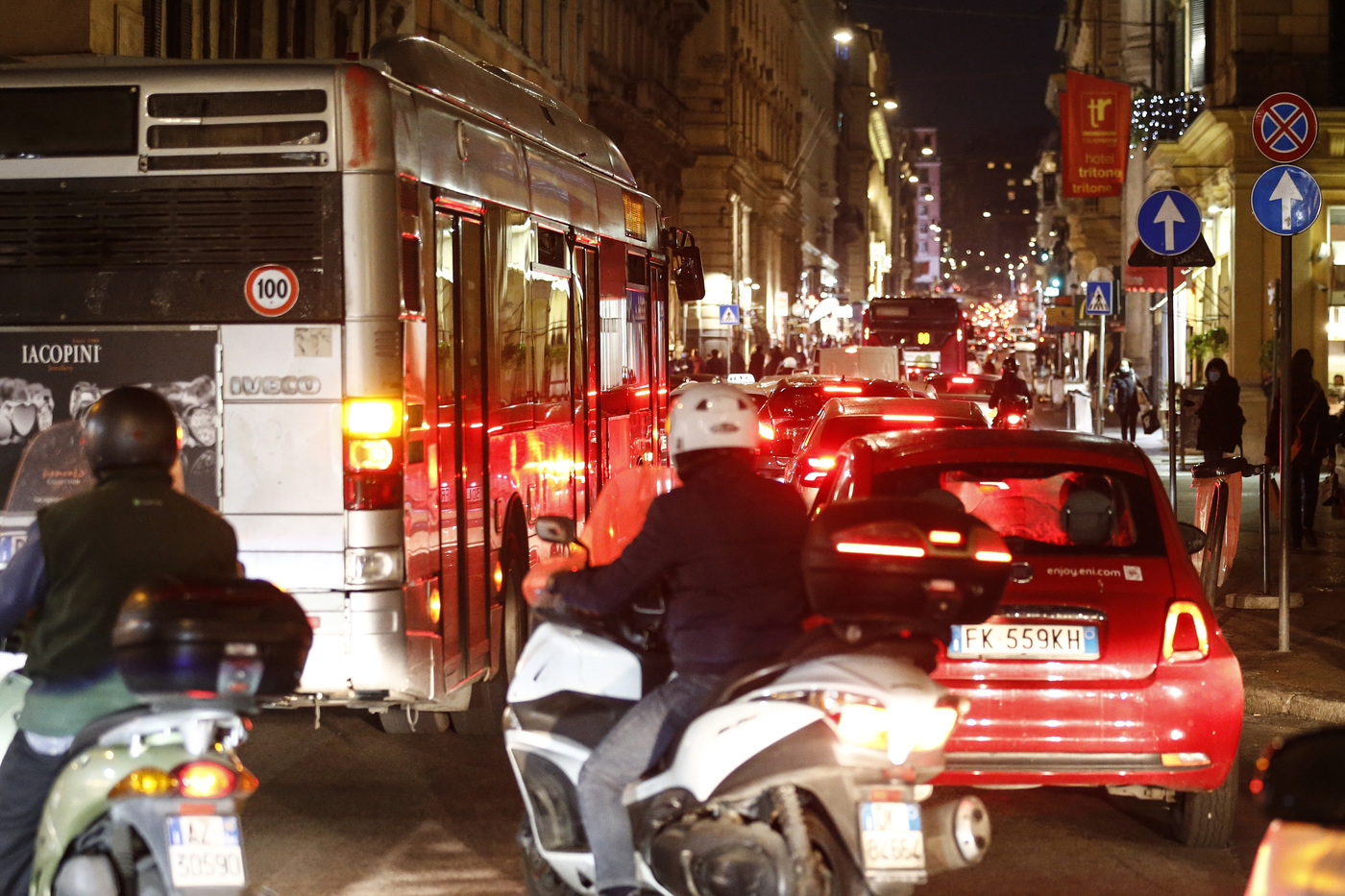 Emissioni auto: 89% italiani vuole obblighi più rigidi