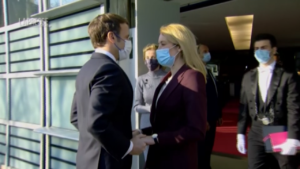 Strasburgo, Macron: “Inserire nella Carta dei diritti anche aborto e ambiente”