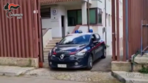 Bari, tre persone in carcere per furti d’auto: almeno dieci i colpi riusciti