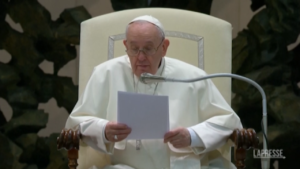 Papa Francesco vicino alla popolazione di Tonga: “Un pensiero per loro, preghiamo insieme”