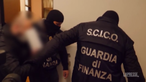 Migranti, due presunti trafficanti arrestati a Venezia: l’operazione coordinata dall’Europol