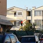 Viareggio: si barrica in casa e spara, le immagini dell’uomo sul balcone