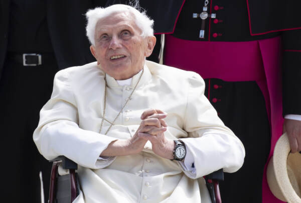 Benedetto XVI rientra in Vaticano dopo visita fratello malato