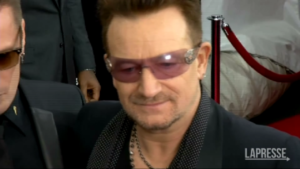 Bono: “Mi imbarazza la mia voce nei primi dischi degli U2”