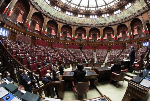 Quirinale, Fico pensa a un ‘seggio drive in’ per i positivi: si attende la decisione del governo