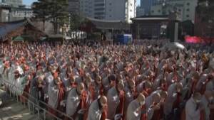 Seul: migliaia di monaci buddisti in protesta contro il governo sud-coreano