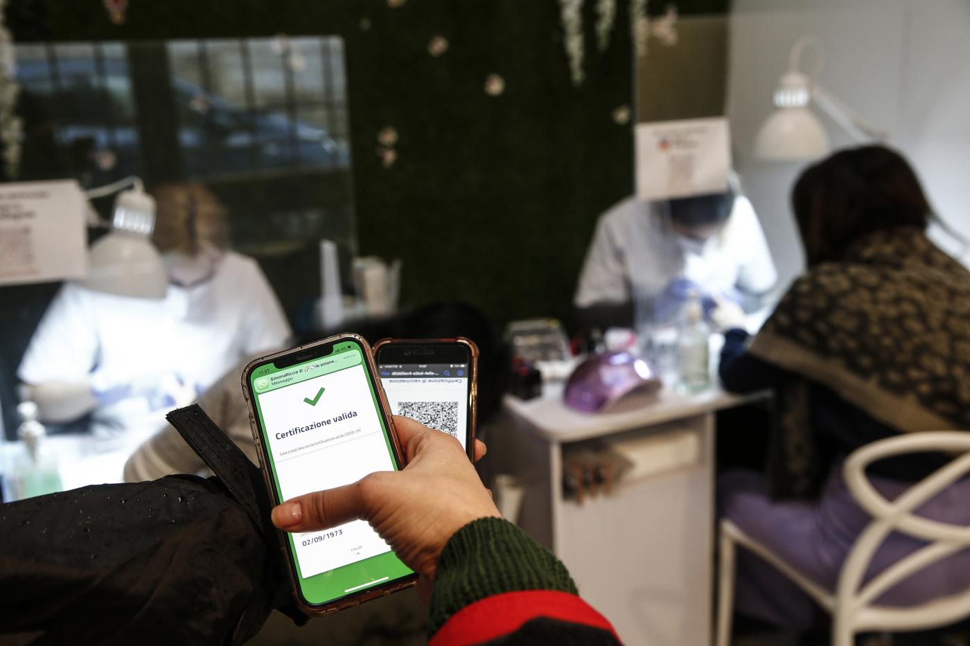 Covid: dal Green pass alle mascherine, il calendario delle riaperture Covid: dal Green pass alle mascherine, il calendario delle riaperture