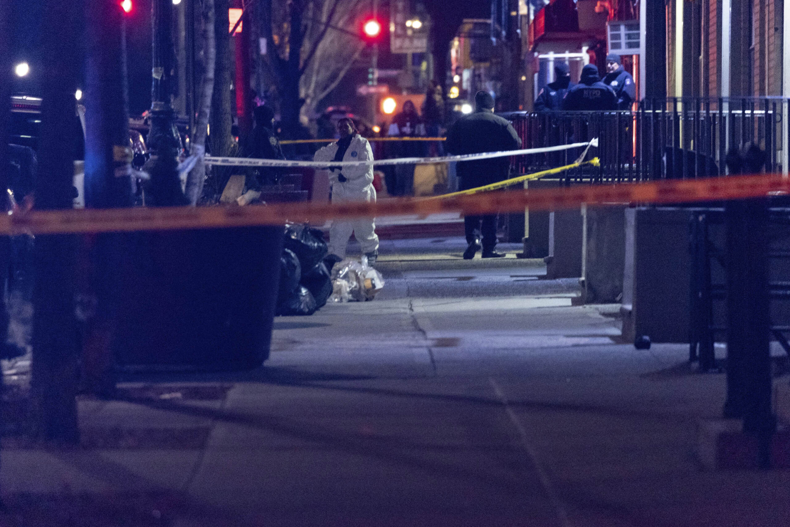 Usa: agente di polizia ucciso a New York, un altro ferito | VIDEO Usa: agente di polizia ucciso a New York, un altro ferito | VIDEO