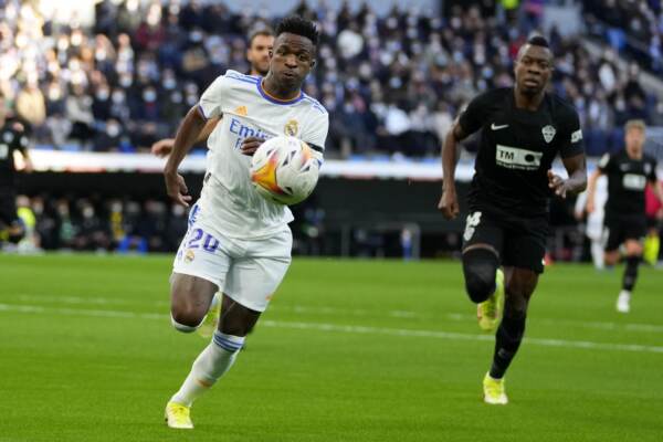 Liga: Match nul in extremis du Real Madrid face à Elche (2-2)