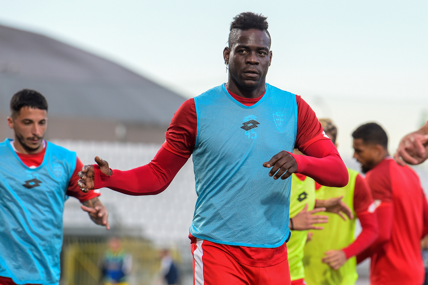 Balotelli rescinde il contratto con il Sion e torna in Turchia Balotelli rescinde il contratto con il Sion e torna in Turchia