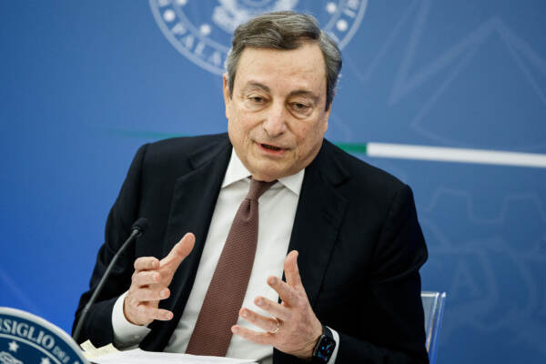 Quirinale: Draghi sente leader ma trattativa su Governo in stallo, distanze con Salvini