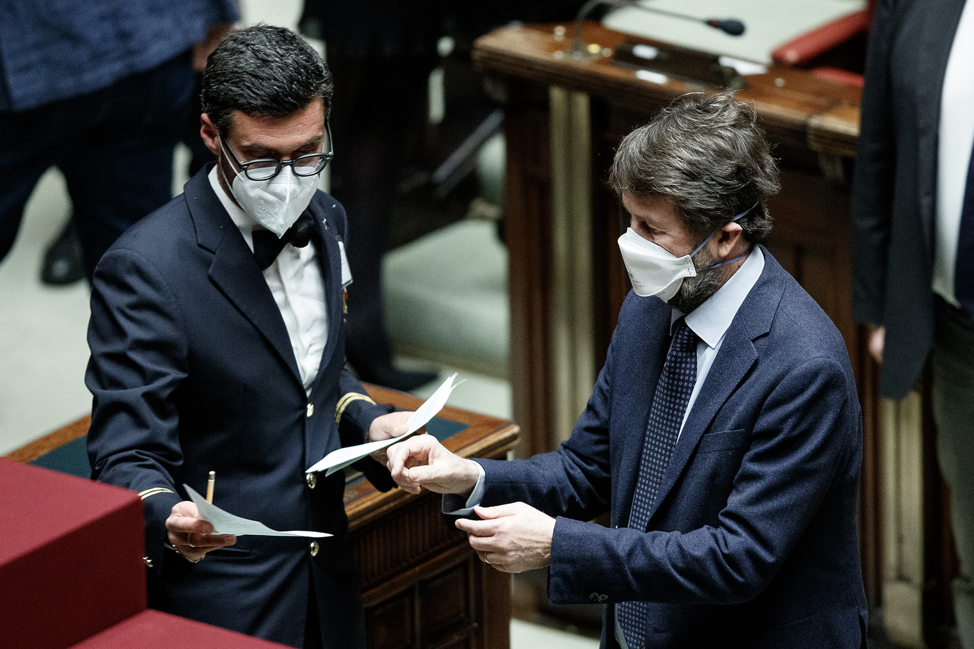 Quirinale: il voto ai tempi del Covid con gel e matita monouso. E alla Camera spunta Scilipoti