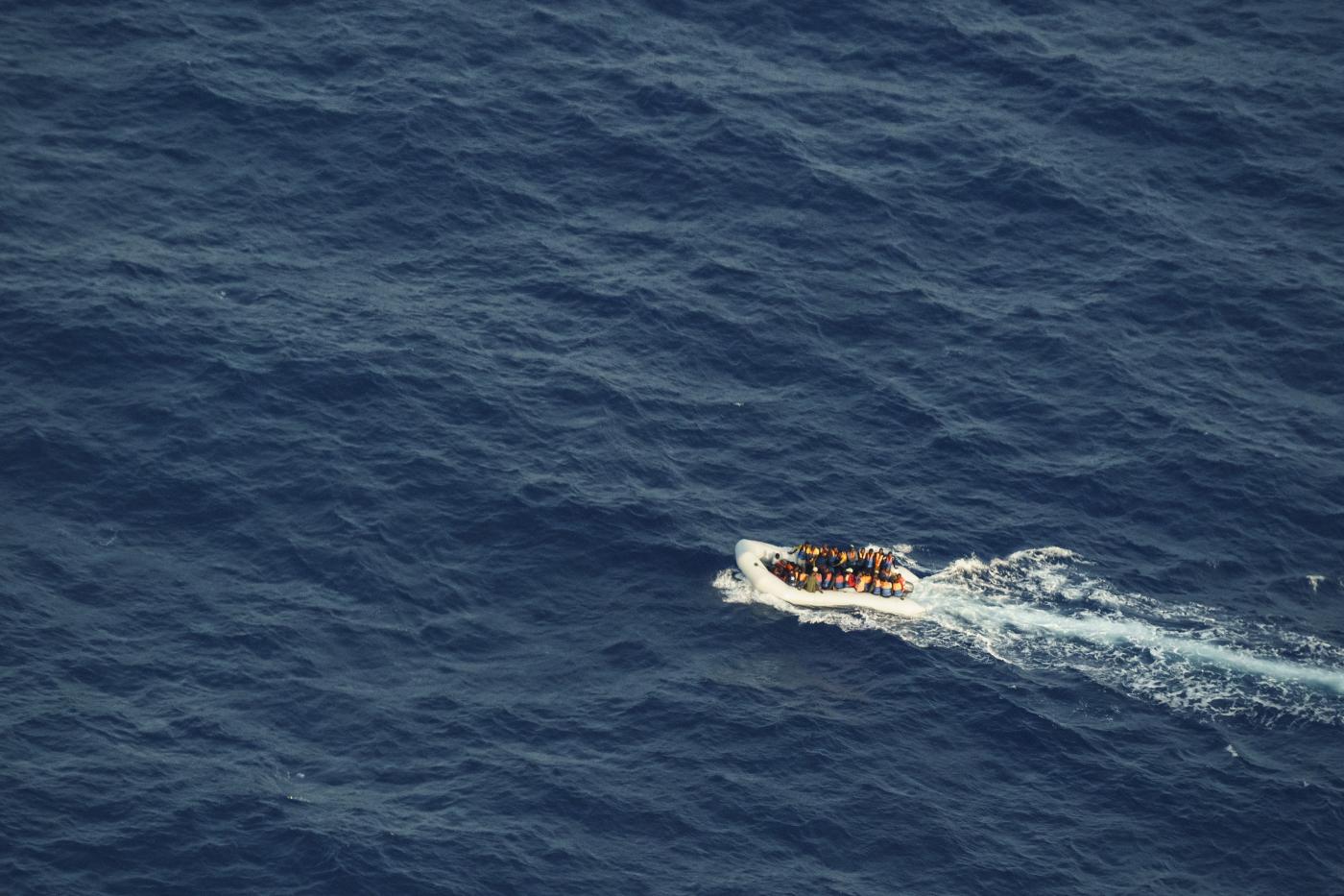 Migranti, 280 sbarcati a Lampedusa: sette morti