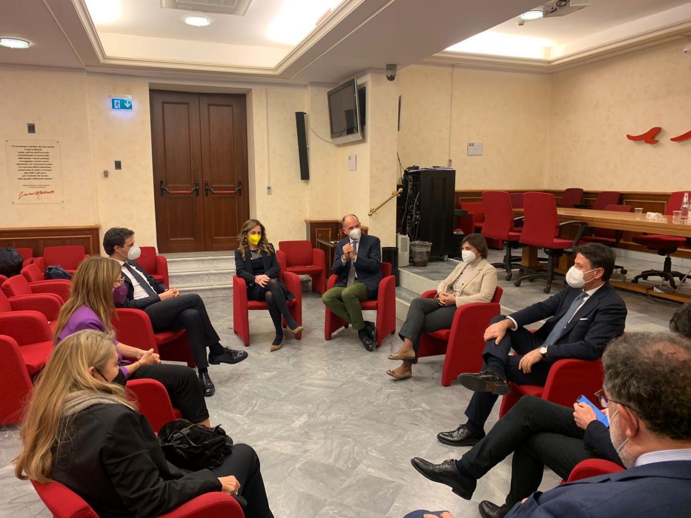 Quirinale: M5S-Pd-Leu bocciano nomi centrodestra. Letta: “Conclave fino a una soluzione”