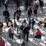 Covid, Ue: “Per i viaggi via tamponi e quarantene ai vaccinati, basta il green pass”