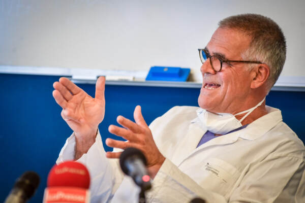 San Raffaele Milano, conferenza stampa di Alberto Zangrillo sulle condizioni di Silvio Berlusconi