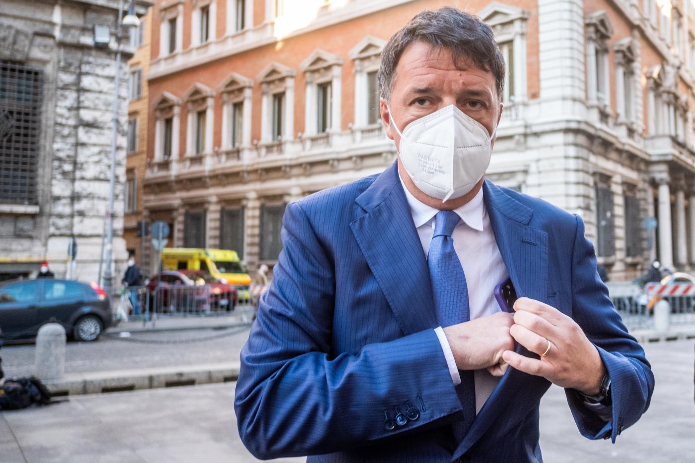 Renzi: “Se domani due nomi contrapposti sceglieremo chi votare”