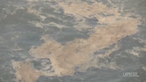 Perù, ancora una marea nera di petrolio sulle coste vicino a Lima