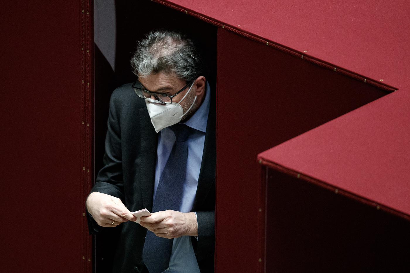Governo, Giorgetti: non mi dimetto ma serve codice comportamento tra alleati
