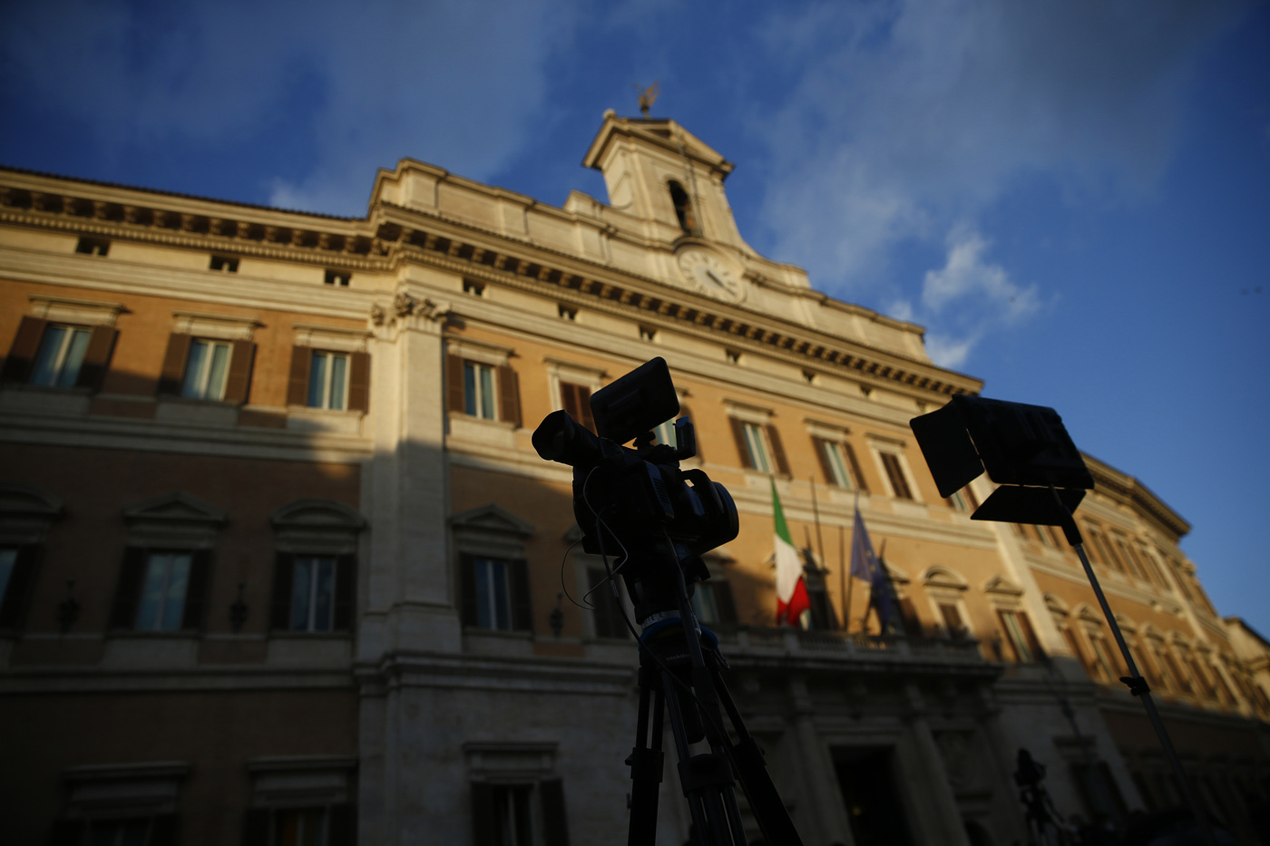 Governo: ddl concorrenza, delega fiscale e codice appalti: stallo riforme in Parlamento Governo: ddl concorrenza, delega fiscale e codice appalti: stallo riforme in Parlamento