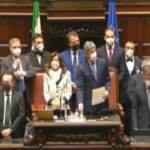 Quirinale, rieletto Mattarella: la proclamazione e il lungo applauso in aula
