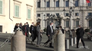 Quirinale, capigruppo della maggioranza al Colle: “Mattarella pronto a mettersi a disposizione per il Paese”