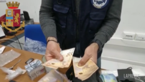 Cagliari, blitz della polizia in un market della droga: tre arresti
