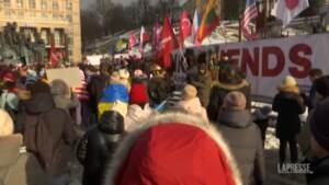 Manifestazione a Kiev per ringraziare i Paesi che supportano l’Ucraina nella crisi con la Russia