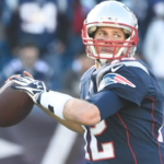 Nfl, la leggenda Tom Brady si ritira