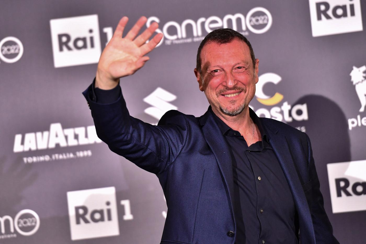 Tutto pronto per Sanremo. Amadeus: “Porteremo speranza e positività, sul palco dell’Ariston non si parlerà di vaccini e pandemia”