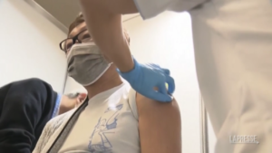 Covid, a Tokyo riapre l’hub vaccinale: 720 dosi al giorno