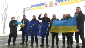 Ucraina, in visita una delegazione del Parlamento Ue: “Sostegno pieno a sovranità Kiev”