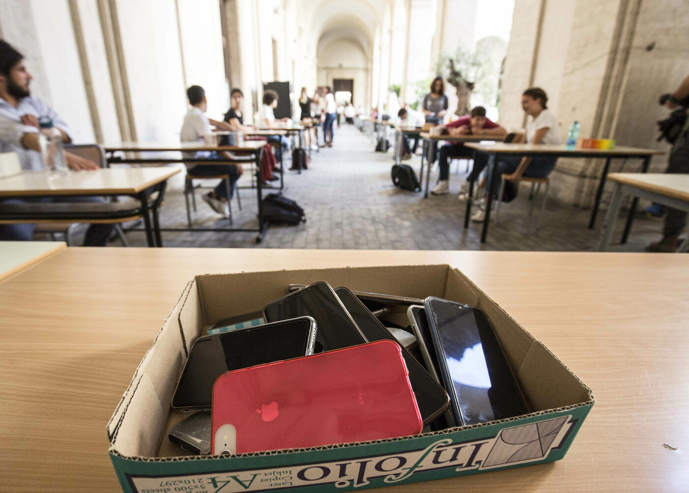 Scuola: tornano prove scritte alla Maturità. Bianchi: “Verso normalità”. Rabbia degli studenti
