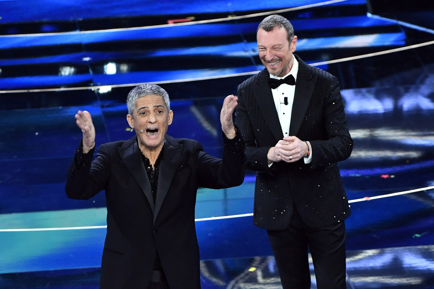 Sanremo, Fiorello subito mattatore: ‘costringe’ Amadeus a baciare Coletta