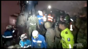Ecuador, almeno 18 morti per una frana dopo le alluvioni: i soccorritori estraggono i cadaveri