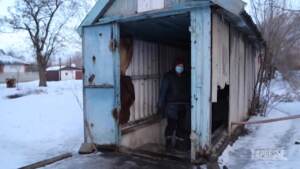 Ucraina, nei villaggi del Donetsk alcuni abitanti vivono nei rifugi